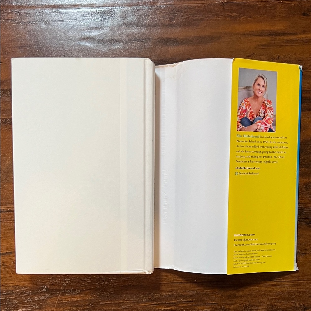 📚 3 Books for $10 | The Hotel Nantucket by Elin Hilderbrand - Picture 8 of 11